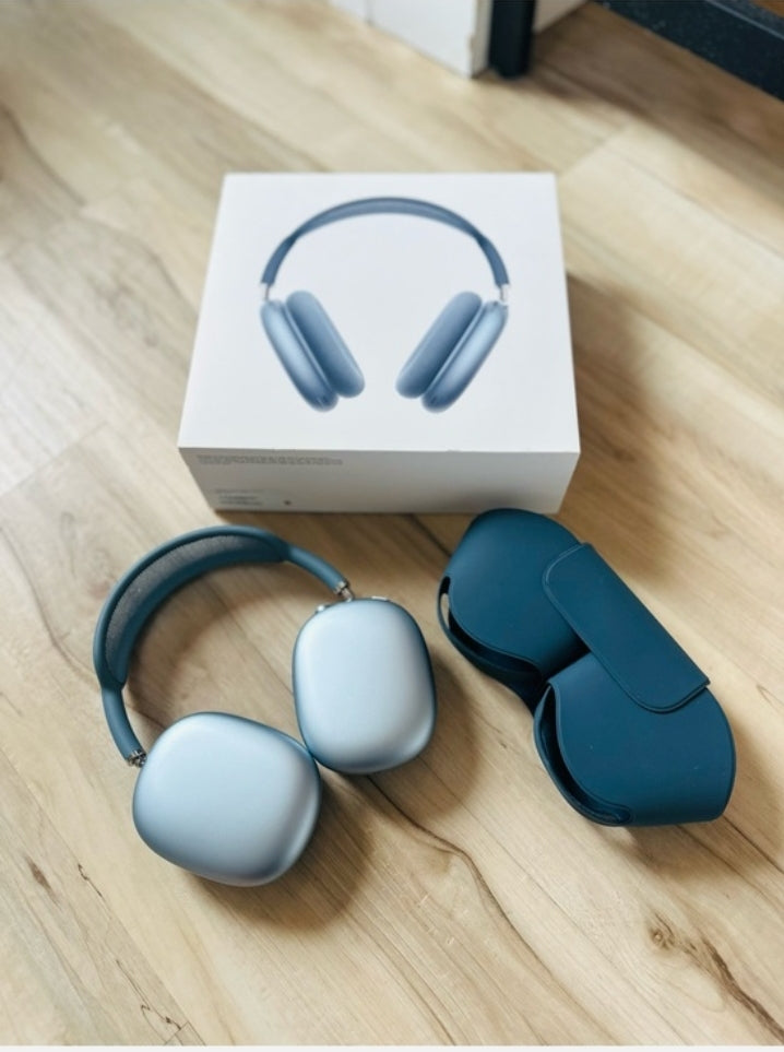 Apple AirPods Max Wireless Over-Ear Headphones, Sky Blue