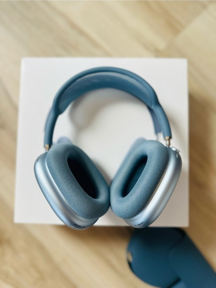 Apple AirPods Max Wireless Over-Ear Headphones, Sky Blue